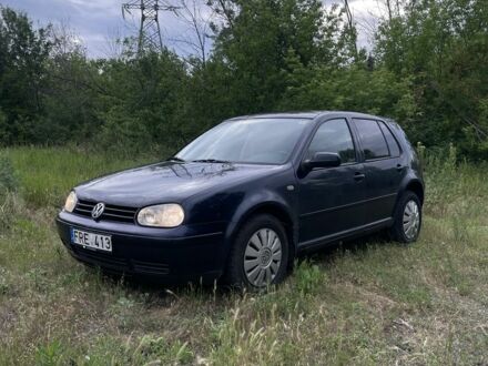 Фольксваген Гольф 1998 в Славянске на Automoto.ua Синий Фольксваген Гольф, объемом двигателя 1.6 л и пробегом 300 тыс. км за 2450 $, фото 1 на Automoto.ua