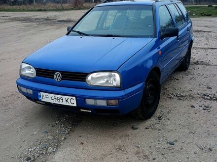 Синий Фольксваген Гольф, объемом двигателя 1.9 л и пробегом 300 тыс. км за 2500 $, фото 1 на Automoto.ua