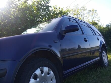 Синий Фольксваген Гольф, объемом двигателя 1.6 л и пробегом 259 тыс. км за 3500 $, фото 1 на Automoto.ua