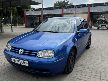 Синий Фольксваген Гольф, объемом двигателя 1.6 л и пробегом 235 тыс. км за 4400 $, фото 1 на Automoto.ua