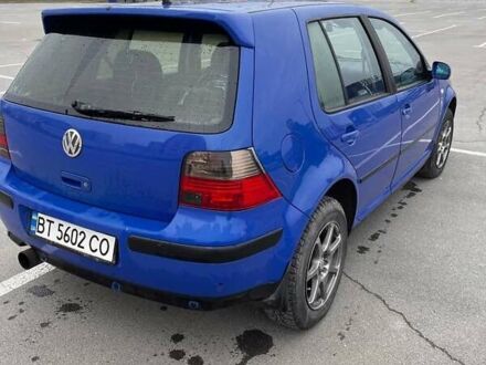 Синий Фольксваген Гольф, объемом двигателя 1.6 л и пробегом 300 тыс. км за 3200 $, фото 1 на Automoto.ua