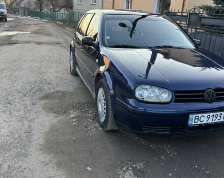Синий Фольксваген Гольф, объемом двигателя 1.39 л и пробегом 224 тыс. км за 3300 $, фото 1 на Automoto.ua