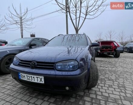Синий Фольксваген Гольф, объемом двигателя 1.6 л и пробегом 400 тыс. км за 3700 $, фото 1 на Automoto.ua