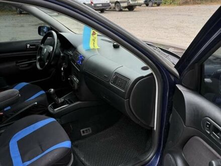 Синий Фольксваген Гольф, объемом двигателя 1.6 л и пробегом 276 тыс. км за 5500 $, фото 1 на Automoto.ua