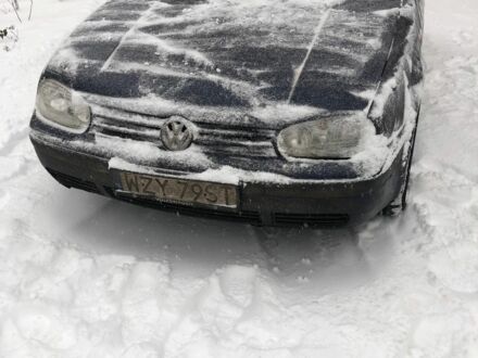 Синий Фольксваген Гольф, объемом двигателя 1.6 л и пробегом 300 тыс. км за 2400 $, фото 1 на Automoto.ua
