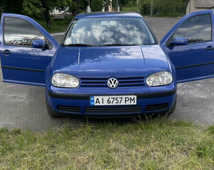 Синий Фольксваген Гольф, объемом двигателя 1.39 л и пробегом 274 тыс. км за 4000 $, фото 1 на Automoto.ua