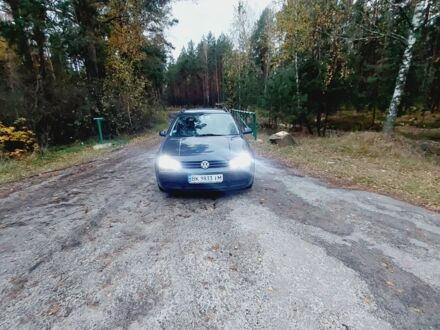 Фольксваген Гольф 2000 в Сарнах на Automoto.ua Синий Фольксваген Гольф, объемом двигателя 1.6 л и пробегом 297 тыс. км за 3300 $, фото 1 на Automoto.ua