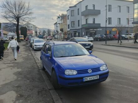 Синий Фольксваген Гольф, объемом двигателя 1.6 л и пробегом 270 тыс. км за 3333 $, фото 1 на Automoto.ua