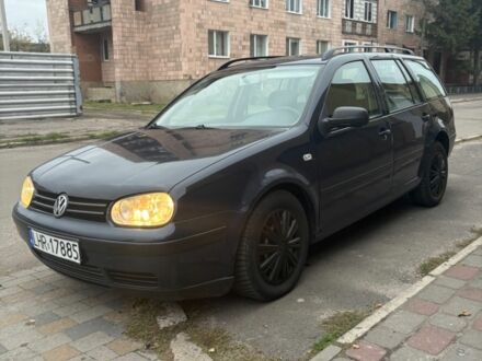 Синий Фольксваген Гольф, объемом двигателя 2 л и пробегом 300 тыс. км за 2400 $, фото 1 на Automoto.ua