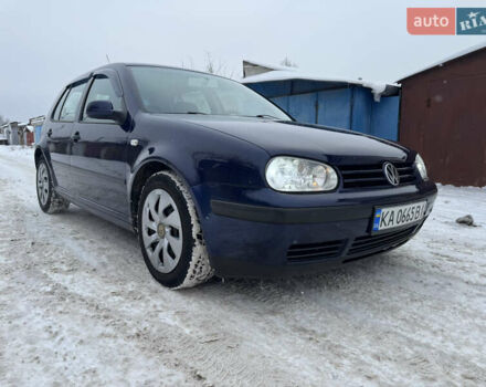 Синий Фольксваген Гольф, объемом двигателя 1.39 л и пробегом 270 тыс. км за 3800 $, фото 1 на Automoto.ua