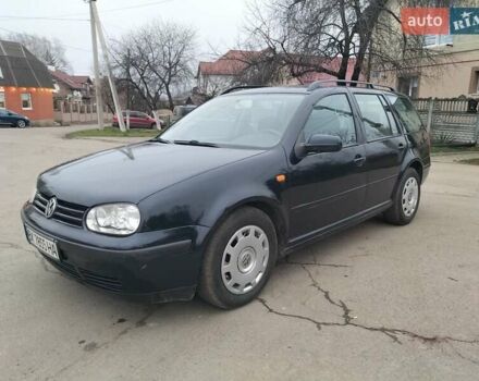 Синий Фольксваген Гольф, объемом двигателя 1.6 л и пробегом 230 тыс. км за 3799 $, фото 1 на Automoto.ua