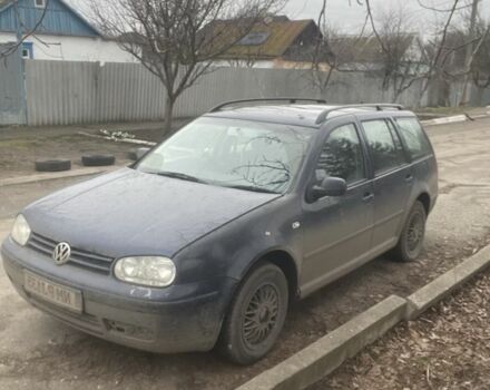 Синий Фольксваген Гольф, объемом двигателя 1.6 л и пробегом 250 тыс. км за 1900 $, фото 1 на Automoto.ua