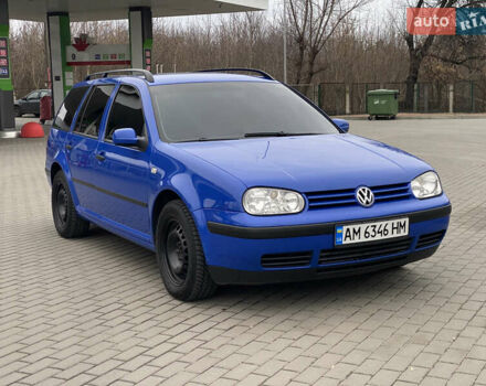 Синий Фольксваген Гольф, объемом двигателя 1.6 л и пробегом 310 тыс. км за 4500 $, фото 1 на Automoto.ua