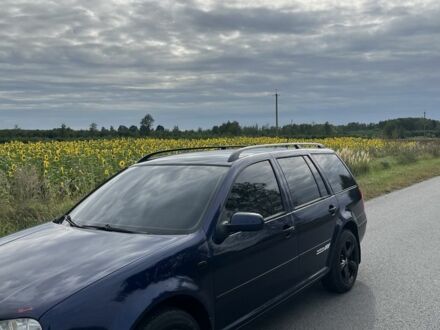 Синий Фольксваген Гольф, объемом двигателя 1.6 л и пробегом 221 тыс. км за 4550 $, фото 1 на Automoto.ua