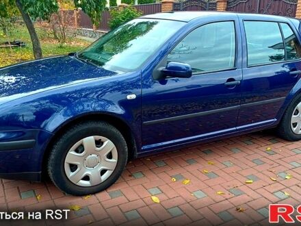 Синий Фольксваген Гольф, объемом двигателя 1.6 л и пробегом 216 тыс. км за 4850 $, фото 1 на Automoto.ua