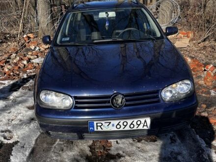 Синий Фольксваген Гольф, объемом двигателя 1.9 л и пробегом 340 тыс. км за 2100 $, фото 1 на Automoto.ua