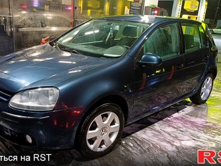 Синий Фольксваген Гольф, объемом двигателя 1.6 л и пробегом 320 тыс. км за 4000 $, фото 1 на Automoto.ua