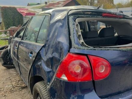 Синий Фольксваген Гольф, объемом двигателя 1.6 л и пробегом 184 тыс. км за 1100 $, фото 1 на Automoto.ua