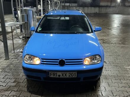 Синий Фольксваген Гольф, объемом двигателя 2 л и пробегом 150 тыс. км за 1999 $, фото 1 на Automoto.ua