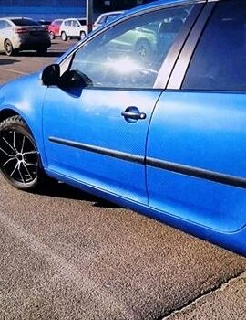 Синий Фольксваген Гольф, объемом двигателя 1.6 л и пробегом 275 тыс. км за 3999 $, фото 1 на Automoto.ua