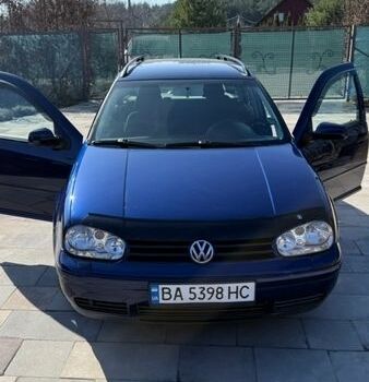 Синий Фольксваген Гольф, объемом двигателя 1.59 л и пробегом 262 тыс. км за 4200 $, фото 1 на Automoto.ua