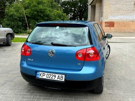 Синий Фольксваген Гольф, объемом двигателя 1.6 л и пробегом 243 тыс. км за 6300 $, фото 1 на Automoto.ua