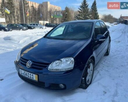 Синий Фольксваген Гольф, объемом двигателя 1.6 л и пробегом 221 тыс. км за 5600 $, фото 1 на Automoto.ua