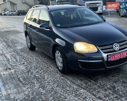 Синий Фольксваген Гольф, объемом двигателя 1.4 л и пробегом 220 тыс. км за 5700 $, фото 1 на Automoto.ua