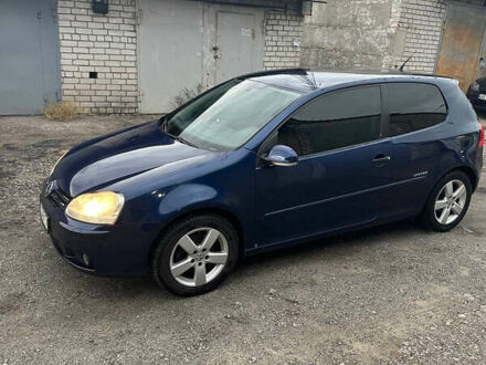 Синий Фольксваген Гольф, объемом двигателя 1.4 л и пробегом 235 тыс. км за 4600 $, фото 1 на Automoto.ua