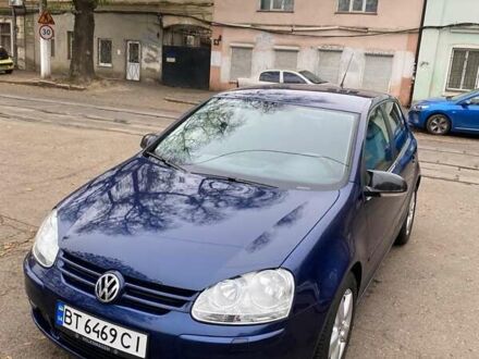 Синий Фольксваген Гольф, объемом двигателя 1.39 л и пробегом 255 тыс. км за 5700 $, фото 1 на Automoto.ua