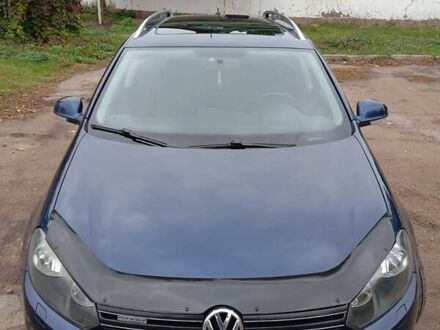 Фольксваген Гольф 2010 в Черкассах на Automoto.ua Синий Фольксваген Гольф, объемом двигателя 1.6 л и пробегом 313 тыс. км за 6350 $, фото 1 на Automoto.ua