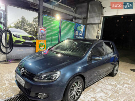 Синий Фольксваген Гольф, объемом двигателя 1.39 л и пробегом 256 тыс. км за 8800 $, фото 1 на Automoto.ua