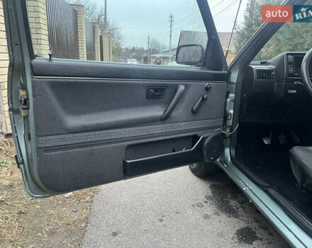 Зеленый Фольксваген Гольф, объемом двигателя 1.59 л и пробегом 200 тыс. км за 2500 $, фото 7 на Automoto.ua