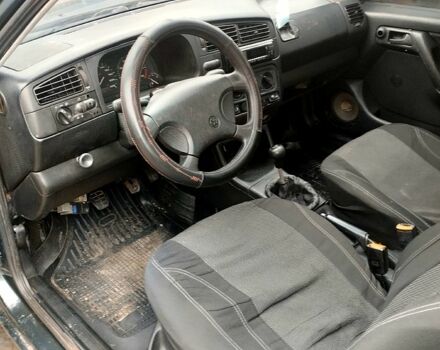 Зеленый Фольксваген Гольф, объемом двигателя 1.8 л и пробегом 164 тыс. км за 1399 $, фото 4 на Automoto.ua