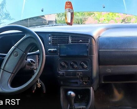 Зеленый Фольксваген Гольф, объемом двигателя 1.4 л и пробегом 260 тыс. км за 1420 $, фото 4 на Automoto.ua