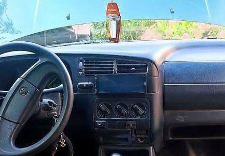 Зеленый Фольксваген Гольф, объемом двигателя 1.4 л и пробегом 260 тыс. км за 1420 $, фото 3 на Automoto.ua