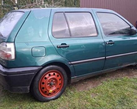 Зелений Фольксваген Гольф, об'ємом двигуна 1.39 л та пробігом 325 тис. км за 500 $, фото 1 на Automoto.ua