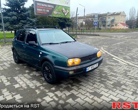 Зеленый Фольксваген Гольф, объемом двигателя 1.6 л и пробегом 235 тыс. км за 1600 $, фото 1 на Automoto.ua