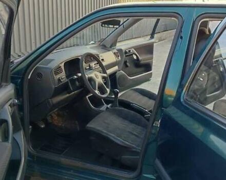 Зеленый Фольксваген Гольф, объемом двигателя 1.39 л и пробегом 245 тыс. км за 2290 $, фото 2 на Automoto.ua