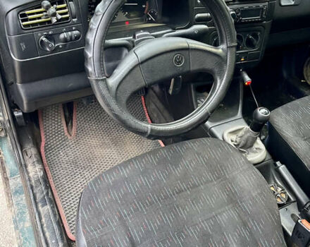 Зеленый Фольксваген Гольф, объемом двигателя 1.9 л и пробегом 230 тыс. км за 1600 $, фото 6 на Automoto.ua