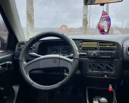 Зеленый Фольксваген Гольф, объемом двигателя 1.9 л и пробегом 230 тыс. км за 1600 $, фото 5 на Automoto.ua