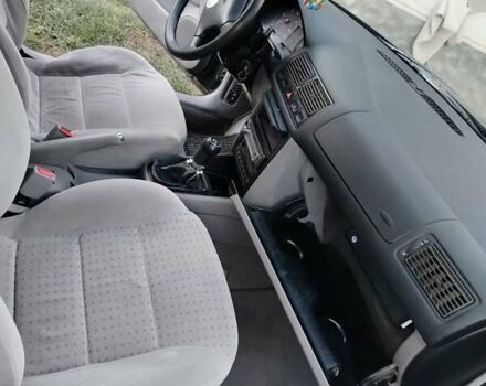 Зеленый Фольксваген Гольф, объемом двигателя 1.9 л и пробегом 331 тыс. км за 3000 $, фото 10 на Automoto.ua