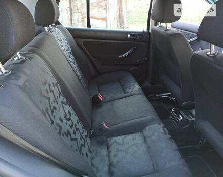 Зеленый Фольксваген Гольф, объемом двигателя 1.39 л и пробегом 225 тыс. км за 4200 $, фото 5 на Automoto.ua