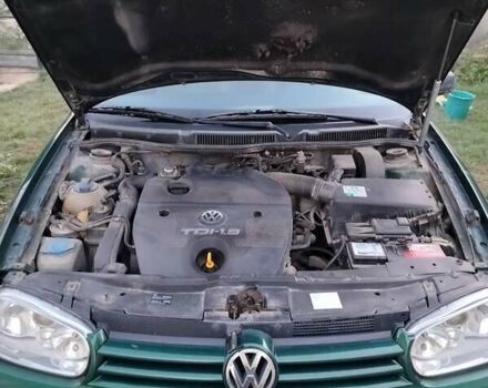 Зеленый Фольксваген Гольф, объемом двигателя 1.9 л и пробегом 331 тыс. км за 3000 $, фото 9 на Automoto.ua