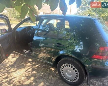 Зеленый Фольксваген Гольф, объемом двигателя 1.6 л и пробегом 300 тыс. км за 4099 $, фото 1 на Automoto.ua