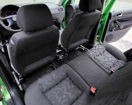 Зеленый Фольксваген Гольф, объемом двигателя 1.4 л и пробегом 200 тыс. км за 2850 $, фото 4 на Automoto.ua