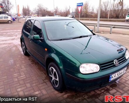 Зеленый Фольксваген Гольф, объемом двигателя 1.6 л и пробегом 200 тыс. км за 3700 $, фото 1 на Automoto.ua