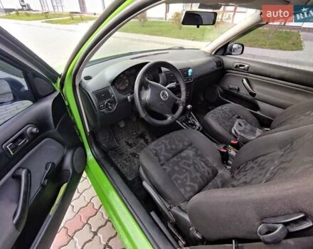 Зелений Фольксваген Гольф, об'ємом двигуна 1.39 л та пробігом 293 тис. км за 2999 $, фото 9 на Automoto.ua