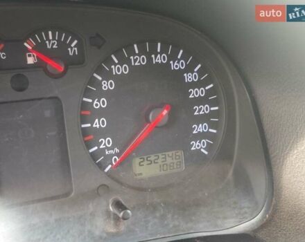 Зеленый Фольксваген Гольф, объемом двигателя 1.6 л и пробегом 255 тыс. км за 3800 $, фото 7 на Automoto.ua