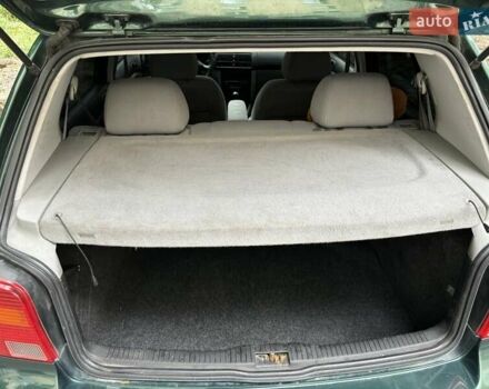 Зеленый Фольксваген Гольф, объемом двигателя 1.6 л и пробегом 226 тыс. км за 3600 $, фото 21 на Automoto.ua